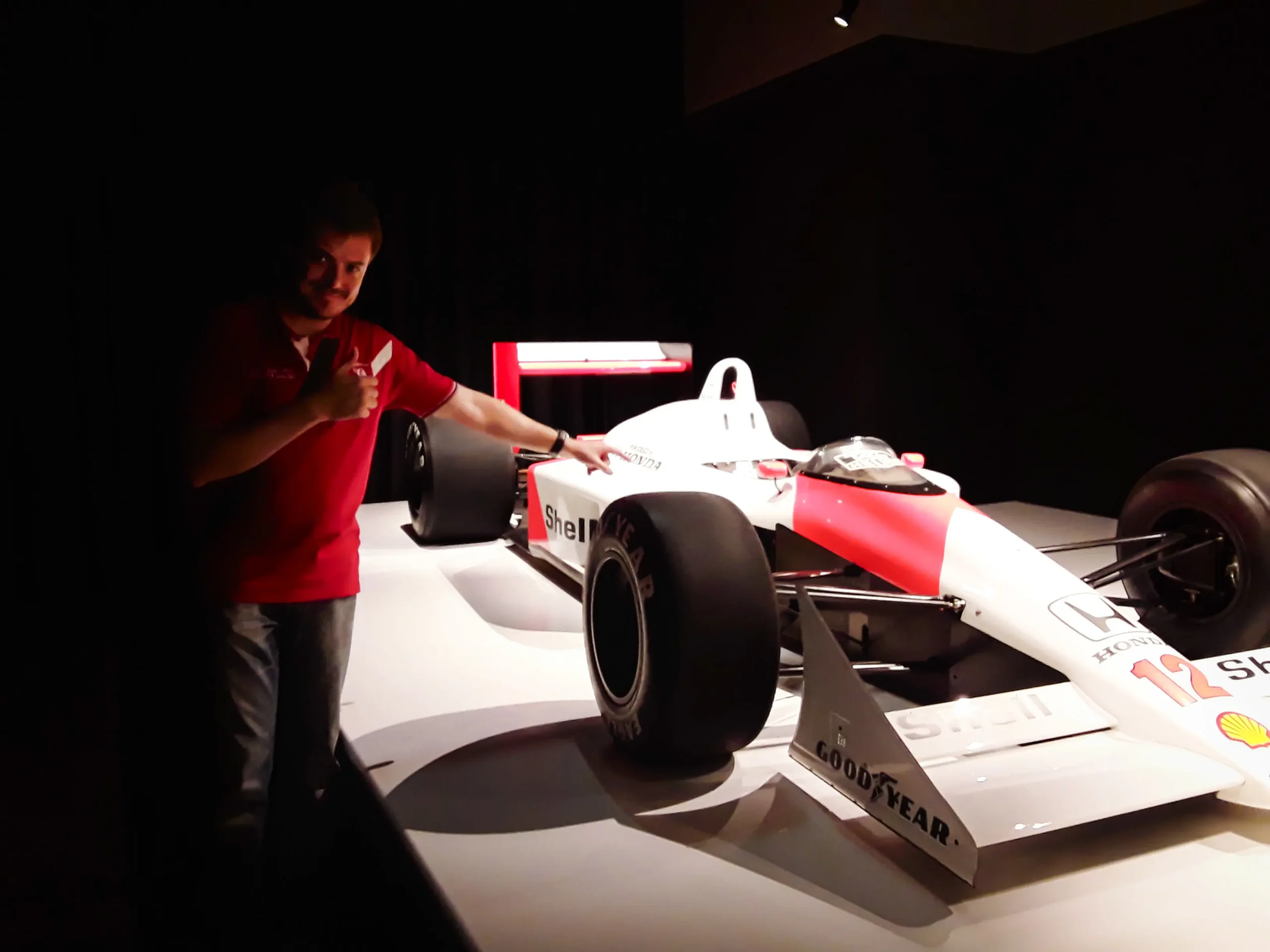 jero en el museo de fernando alonso